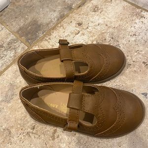 Old Navy Toddler Girl Wingtip Mary Jane’s size 8